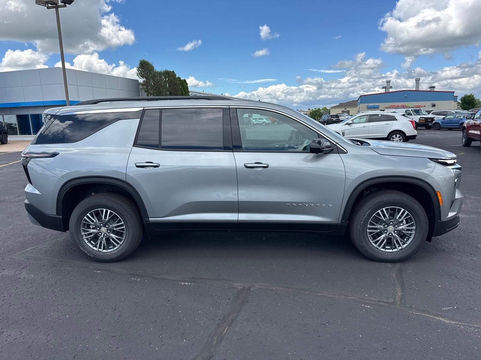 2026 Chevrolet Traverse — side profile view