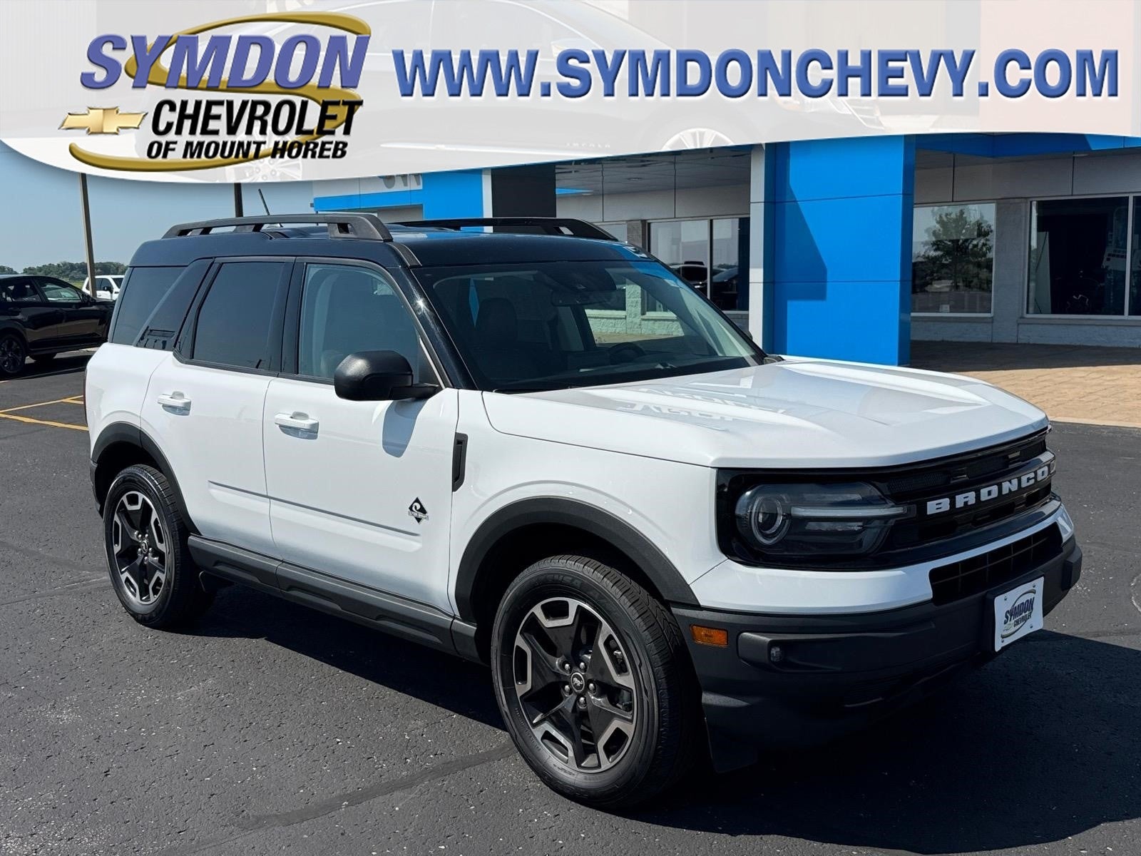 2022 Ford Bronco Sport Outer Banks in White — front three-quarter view